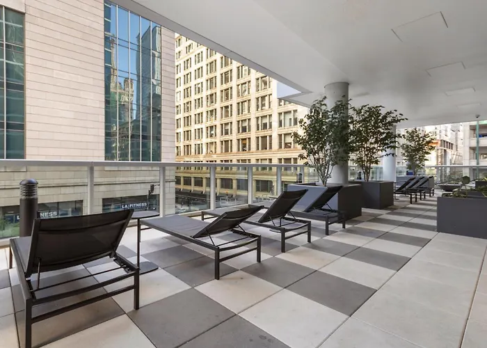 Premier Penthouses And With Captivating Views Of Millennium Park Apartment *