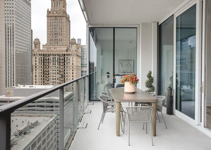 Premier Penthouses And With Captivating Views Of Millennium Park Apartment Chicago